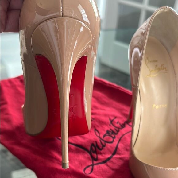 Christian Louboutin Nude Patent Leather Pumps - Picture 4 of 8